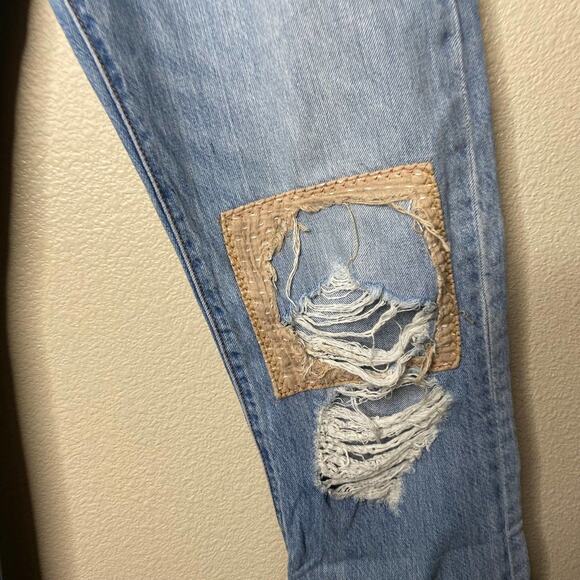 Levi's 501 Jeans Patch Knee Button Fly Distressed Hi-Rise Light Wash Denim Sz 24 - Picture 6 of 14